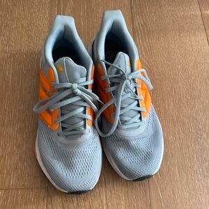 Adidas Men’s Ultrabounce sneakers gray 10.5